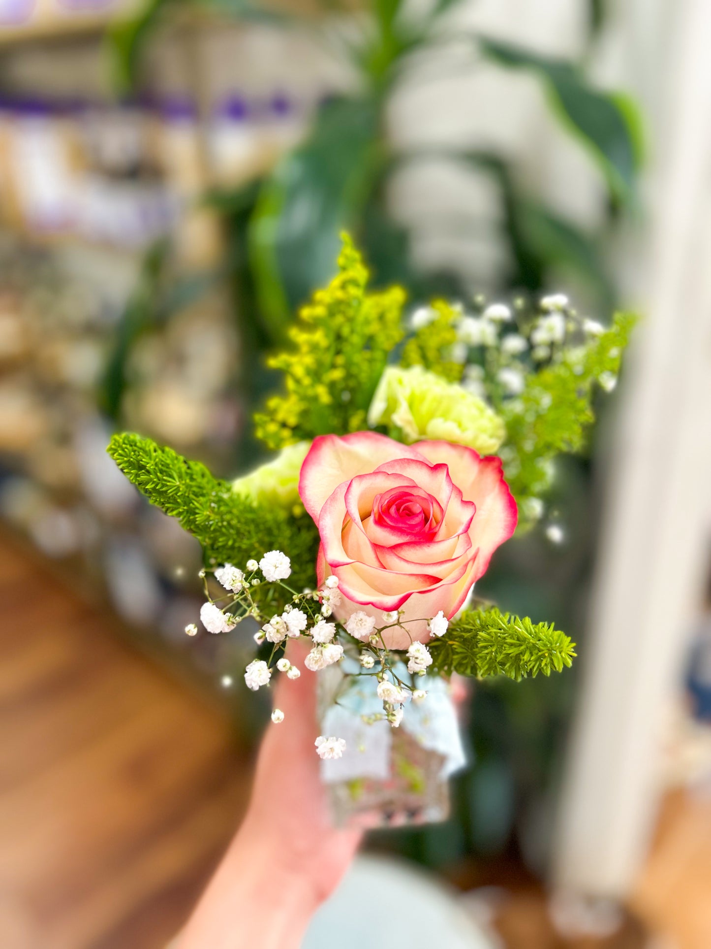 $20 Sussie Bloom Floral Arrangement