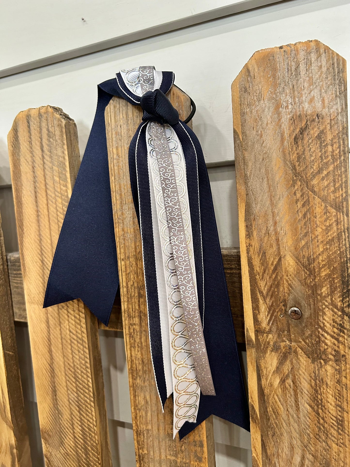 Navy and White Streamer