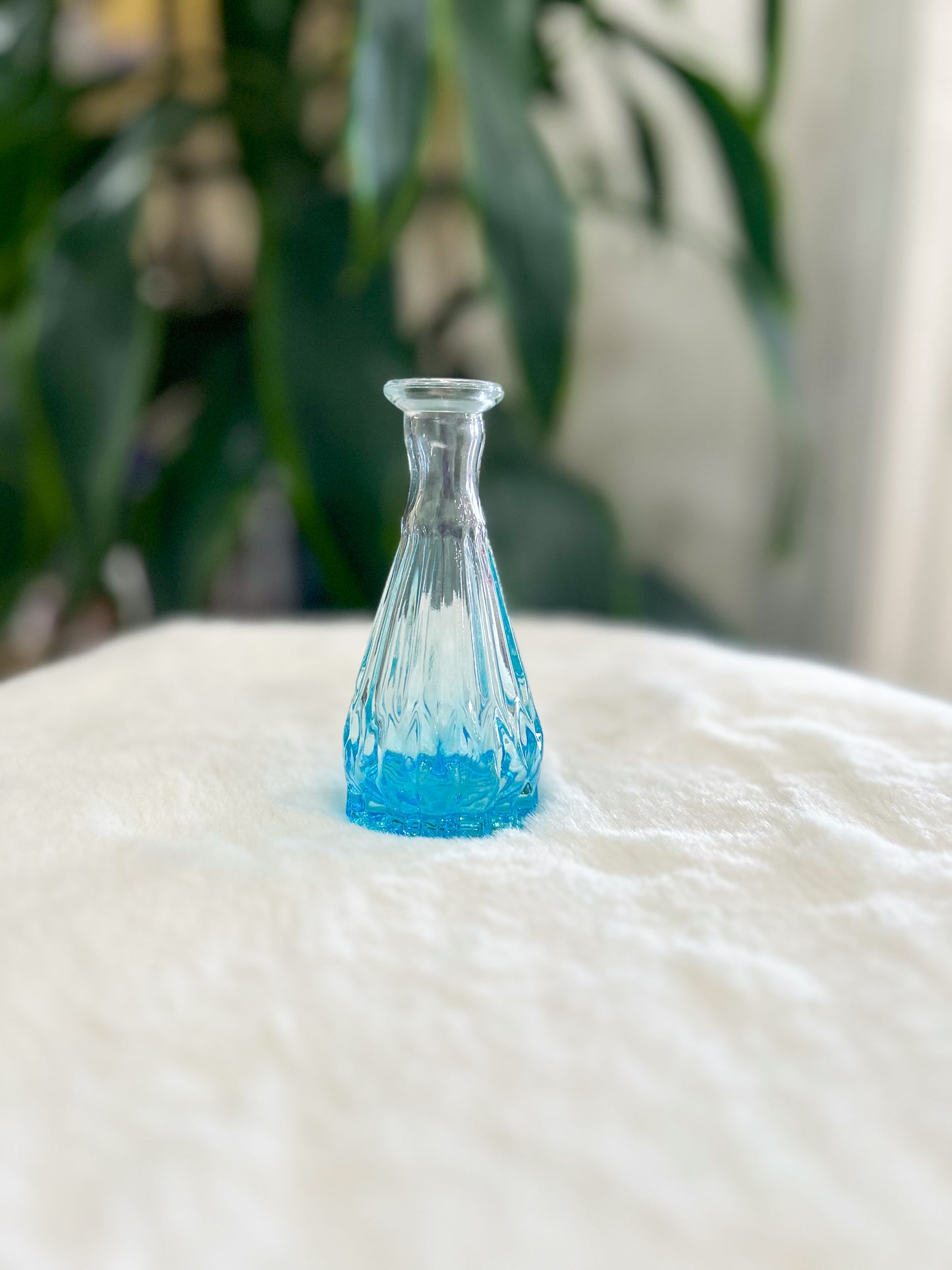 Lillian Vintage Inspired Medium Bud Vase
