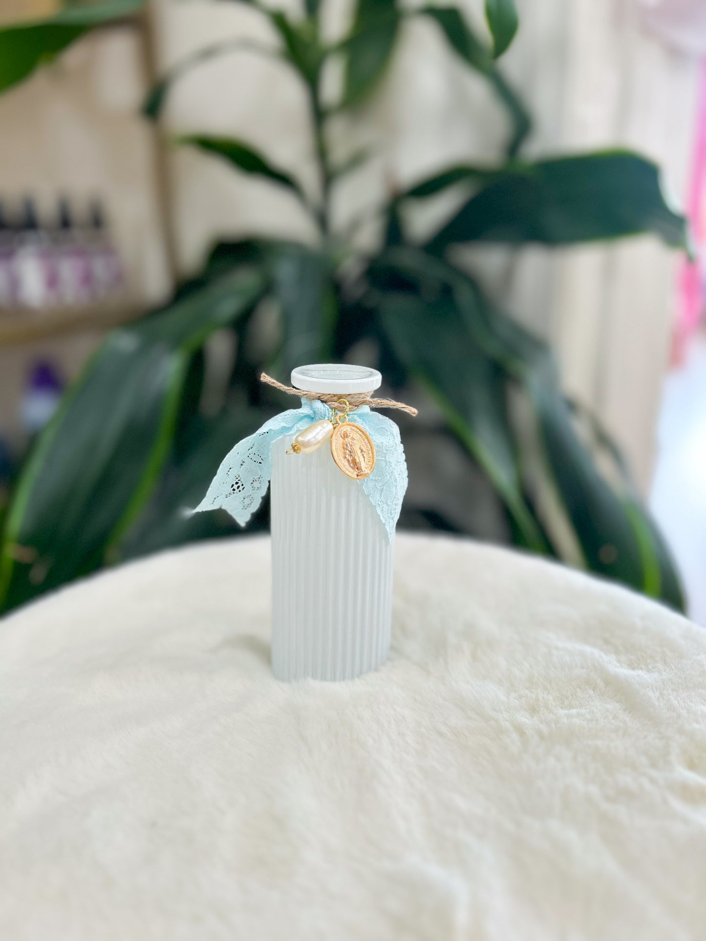 "Opal" Pearl Bud Vase with Charms