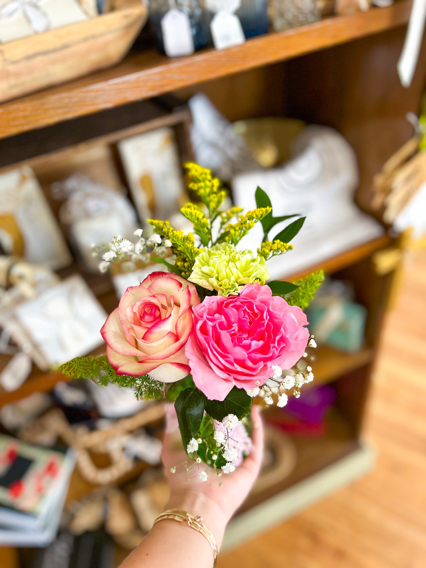 $25 Sussie Bloom Floral Arrangement