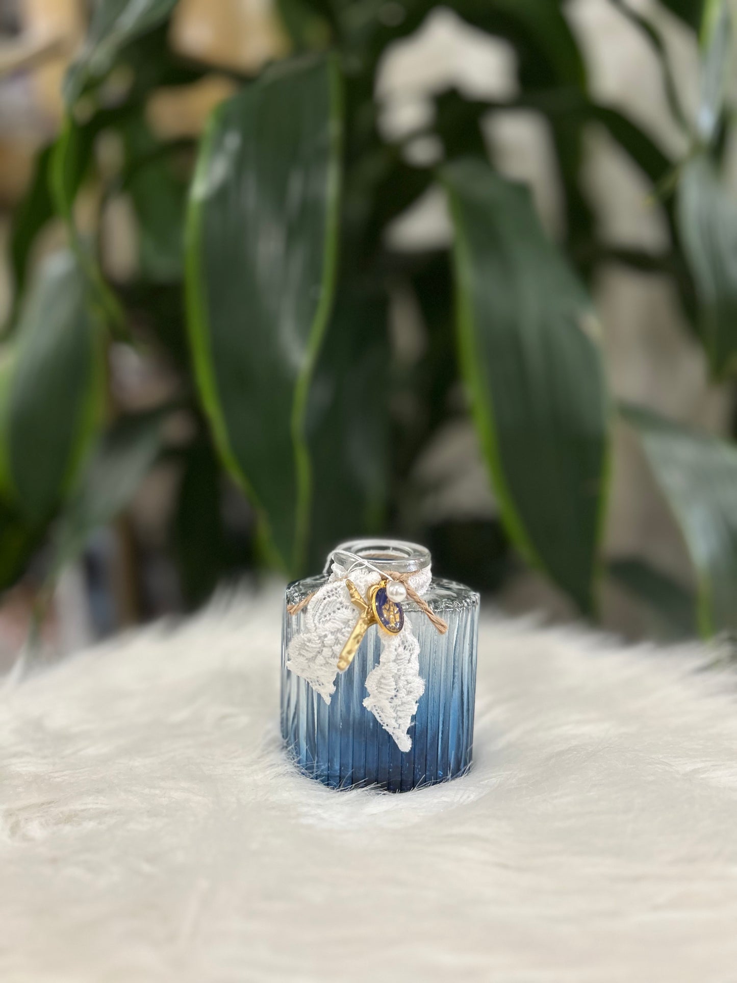 "Daisy" Bud Vase
