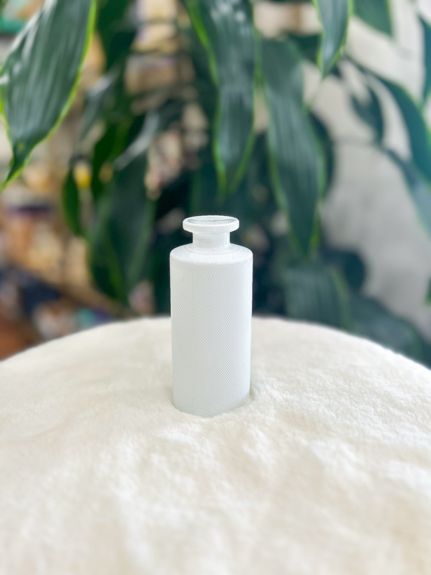 Isadora Vintage Inspired Medium Bud Vase