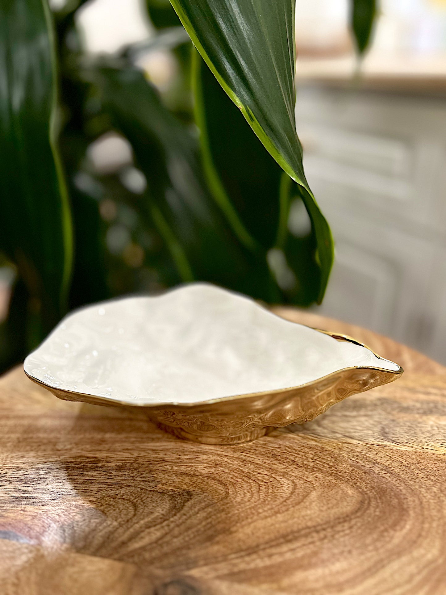 Small Oyster Bowl White & Gold