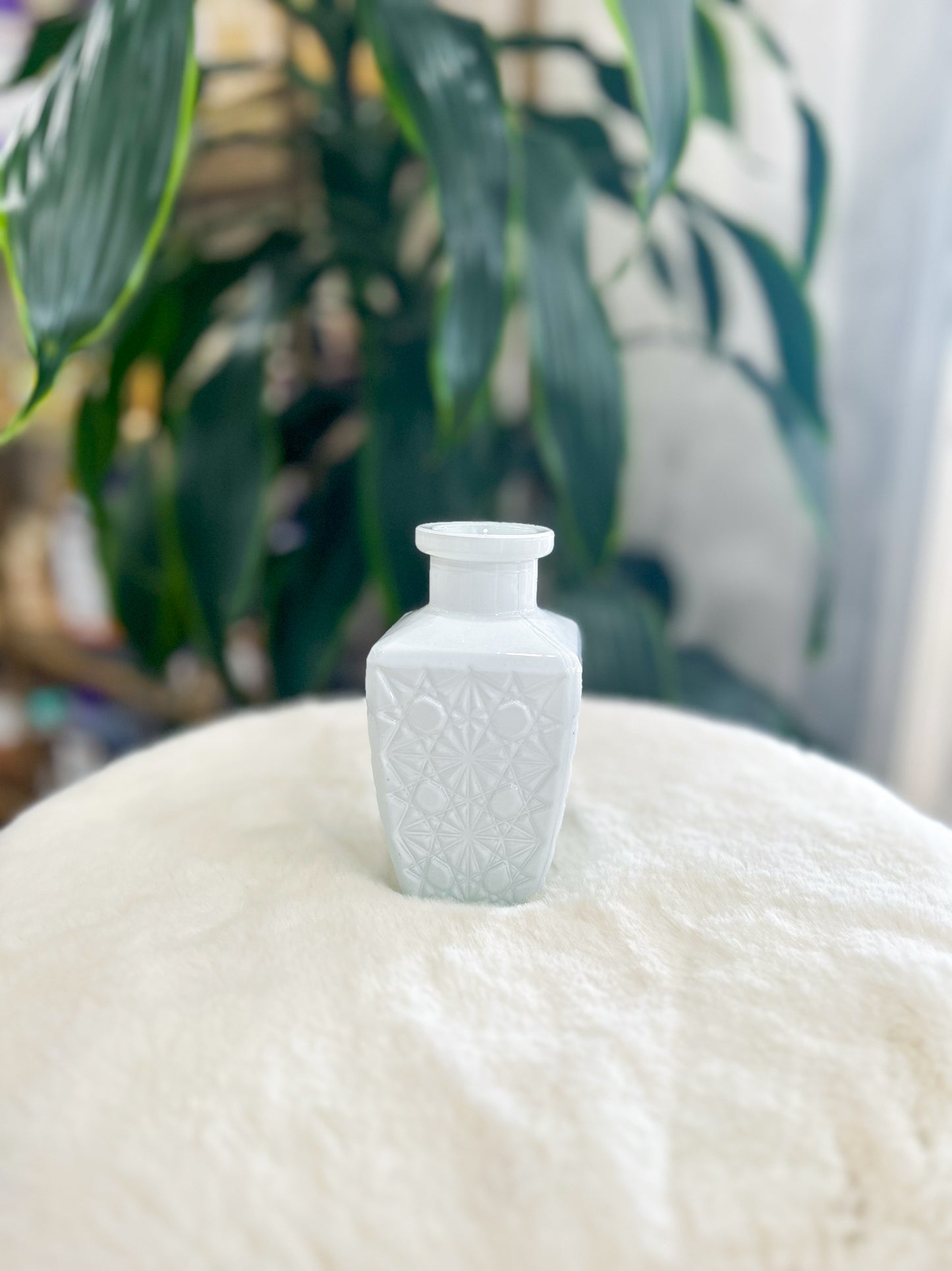 Eleanor Vintage Inspired Large Bud Vase
