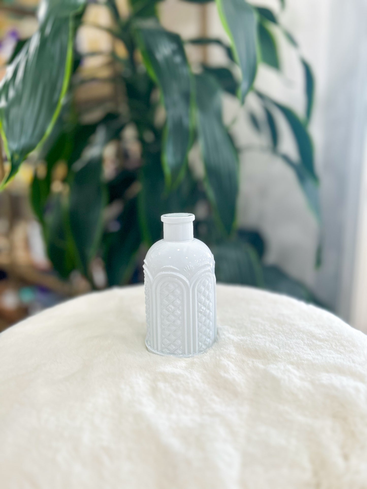 Genevieve Vintage Inspired Medium Bud Vase