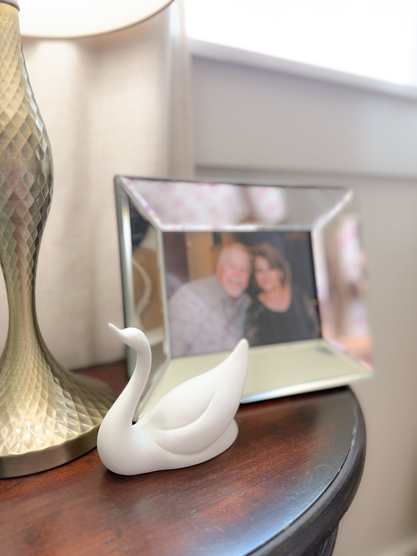 Swan of Grace Ring Holder