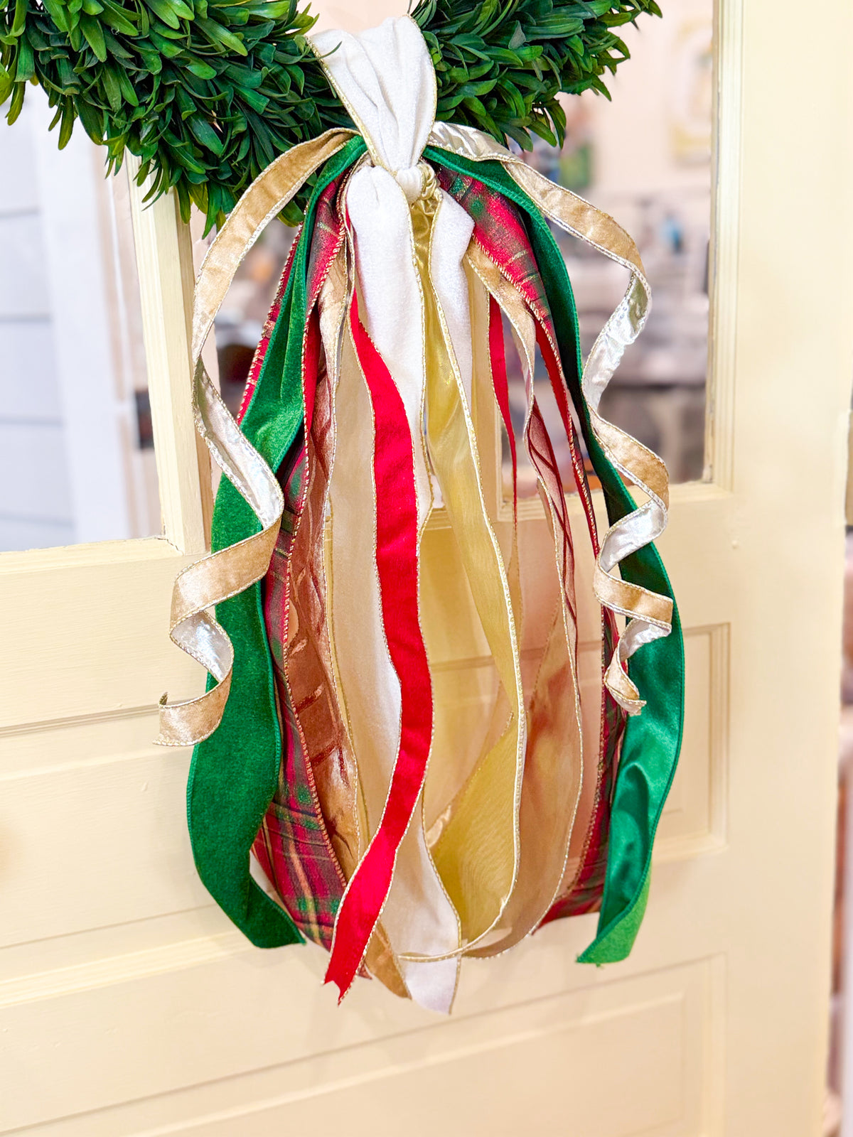 Christmas Plaid Wreath Tails/ Streamer Style