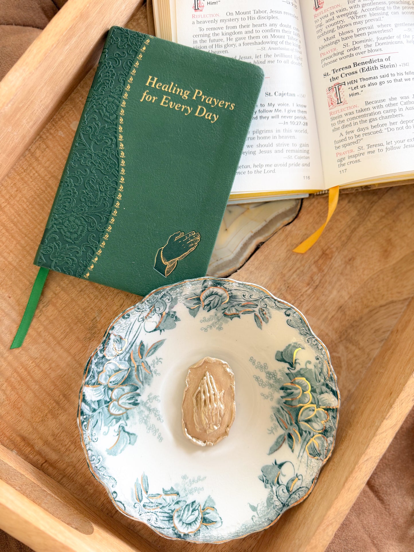 Sweet Pea Prayers Dish