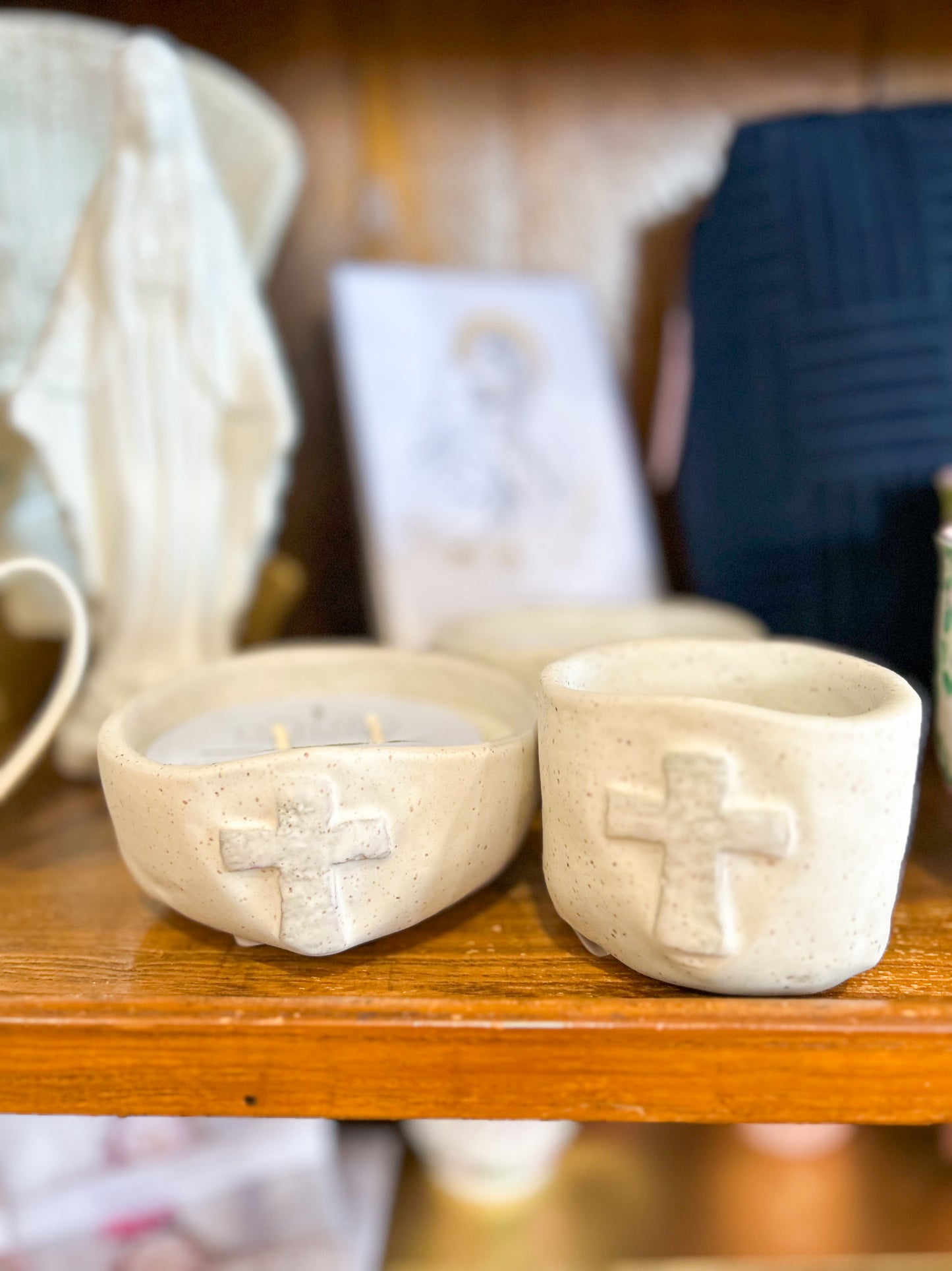 7oz White Cross Pottery Candle-Lavish