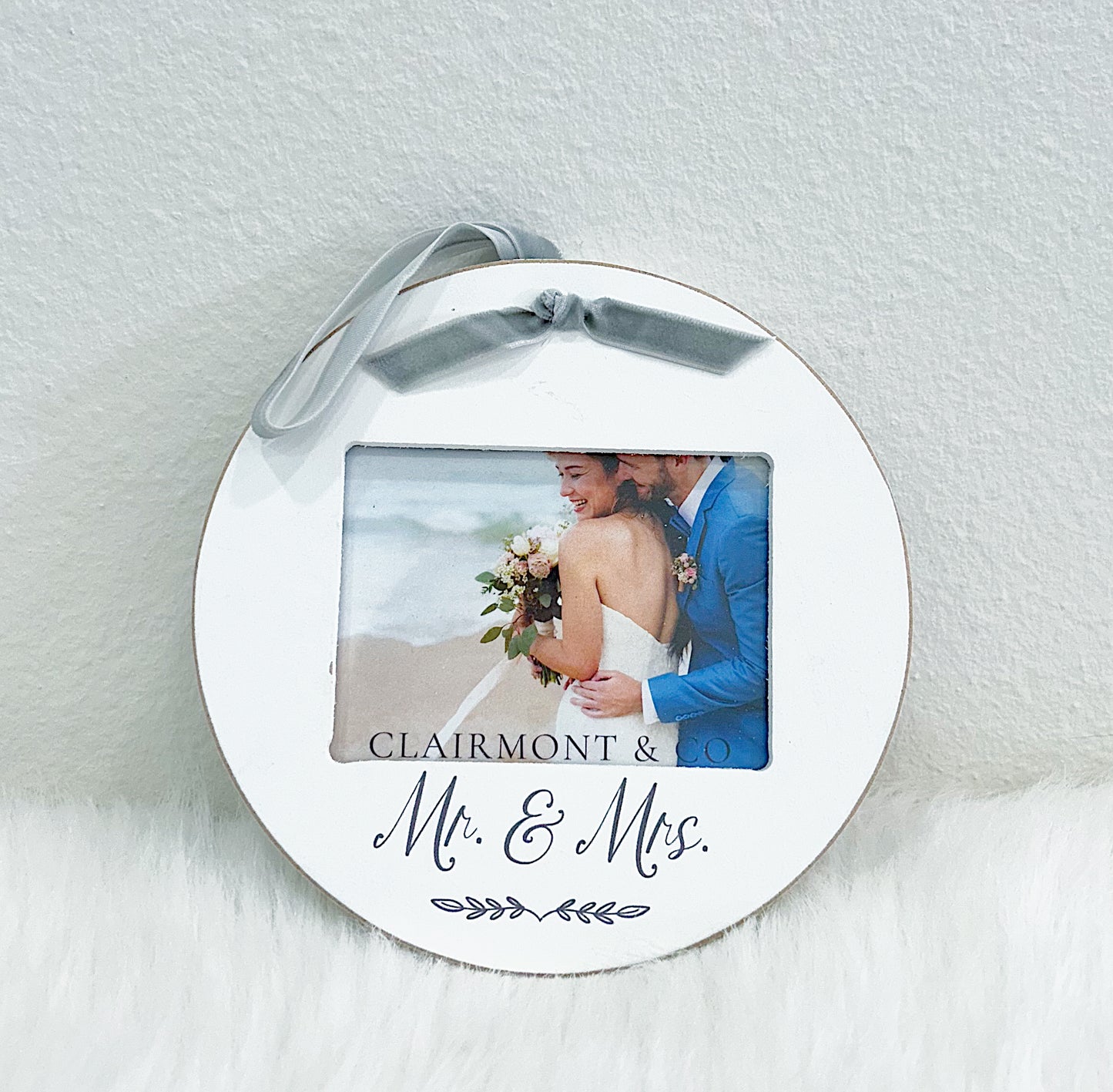 Round Mr. & Mrs. Frame