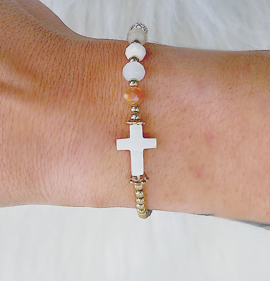 Shell Cross Bracelet
