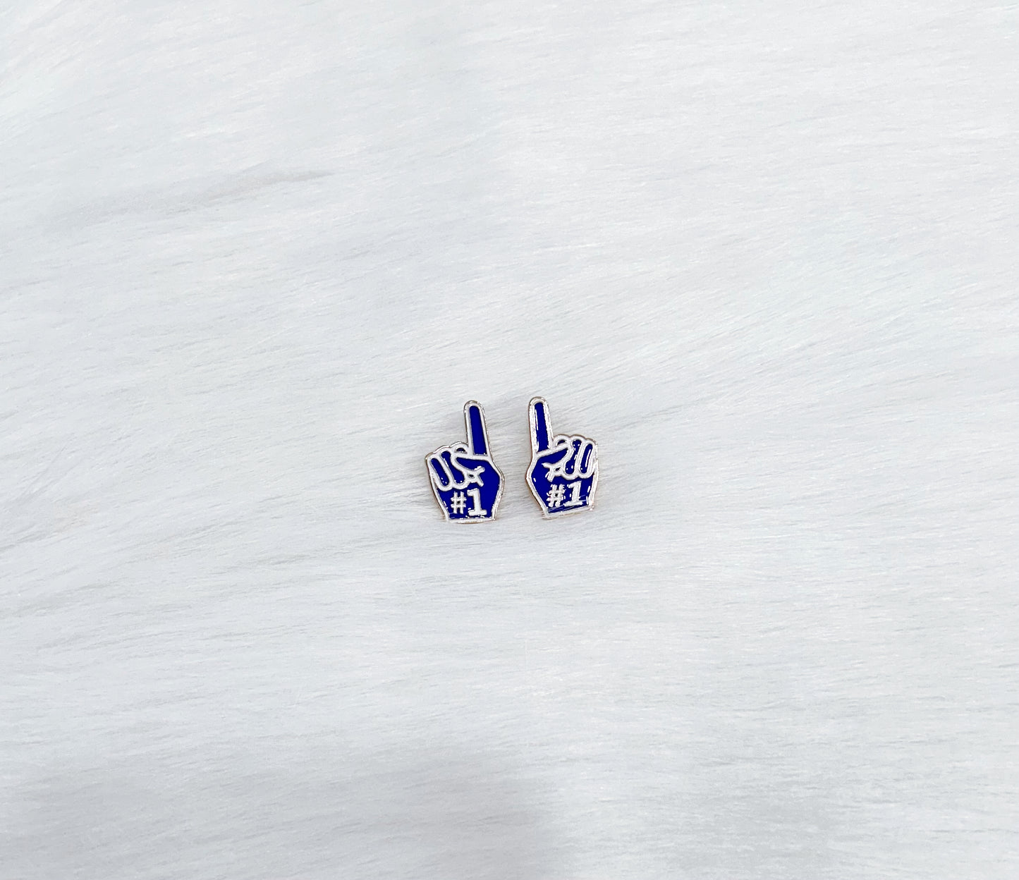 #1 Fan Hand Stud