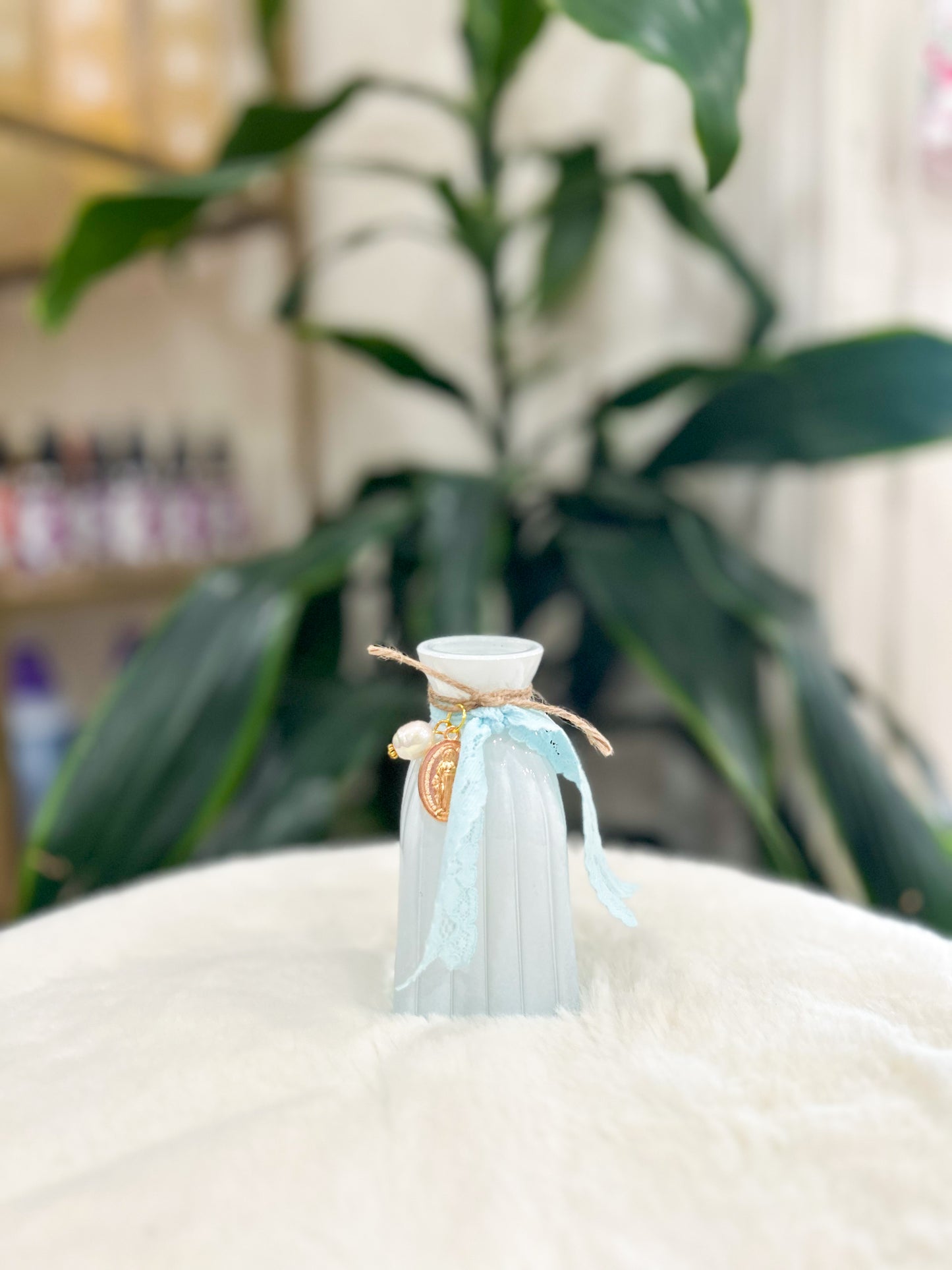 "Maisie" Pearl Bud Vase with Charms