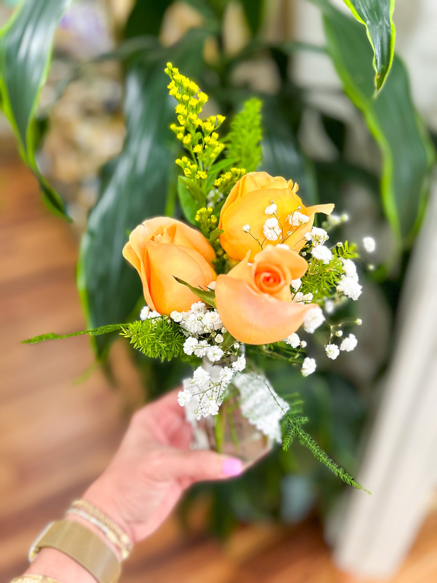 $25 Sussie Bloom Floral Arrangement