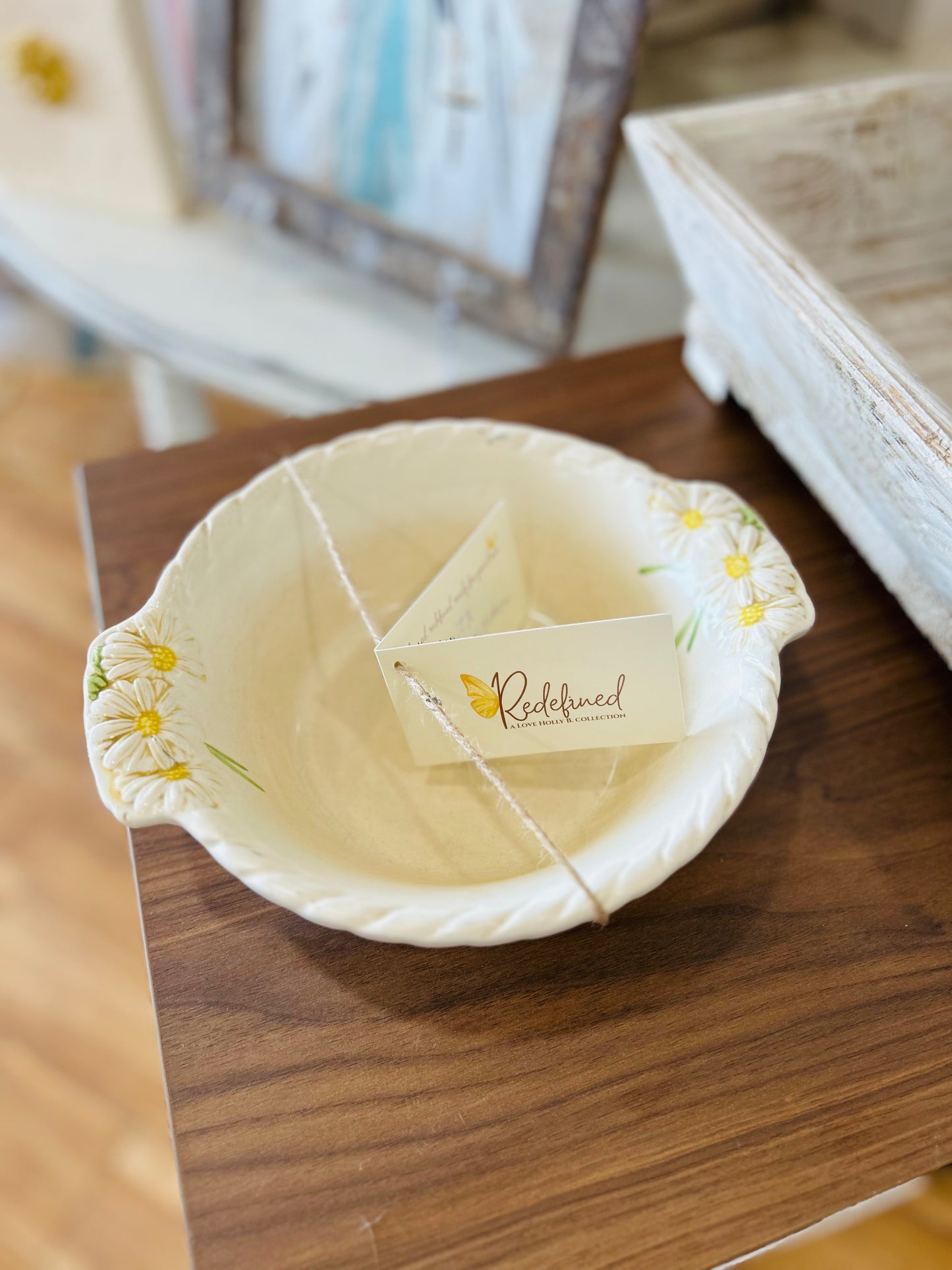 Sculpted Daisy Vegetable Bowl