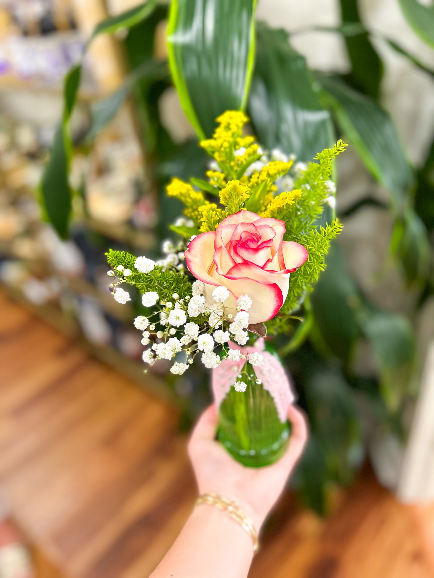 $15 Sussie Bloom Floral Arrangement