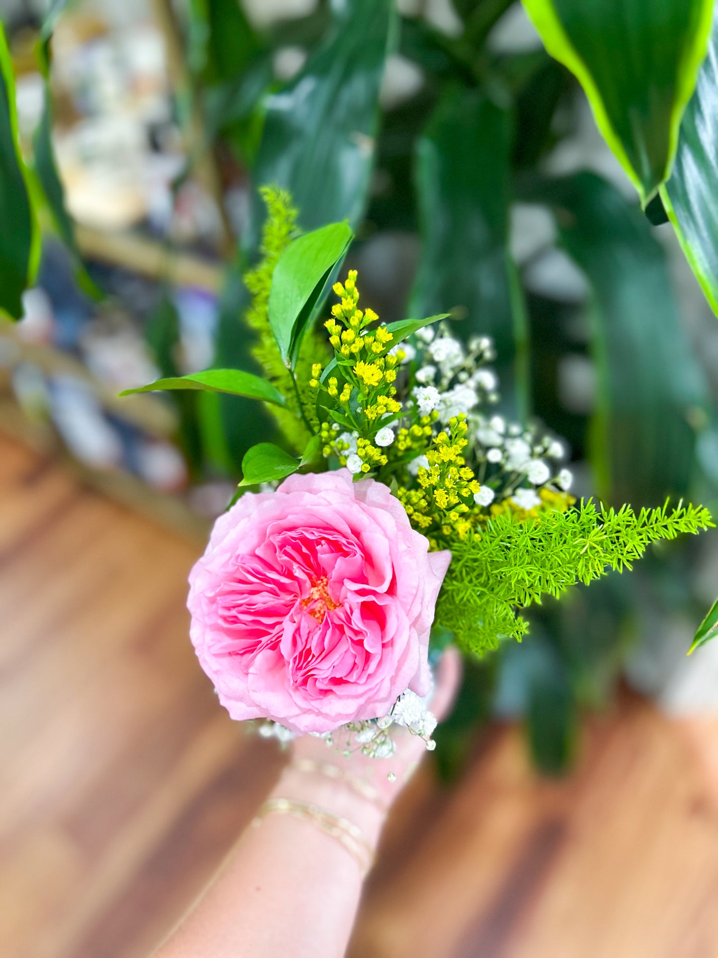 $15 Sussie Bloom Floral Arrangement