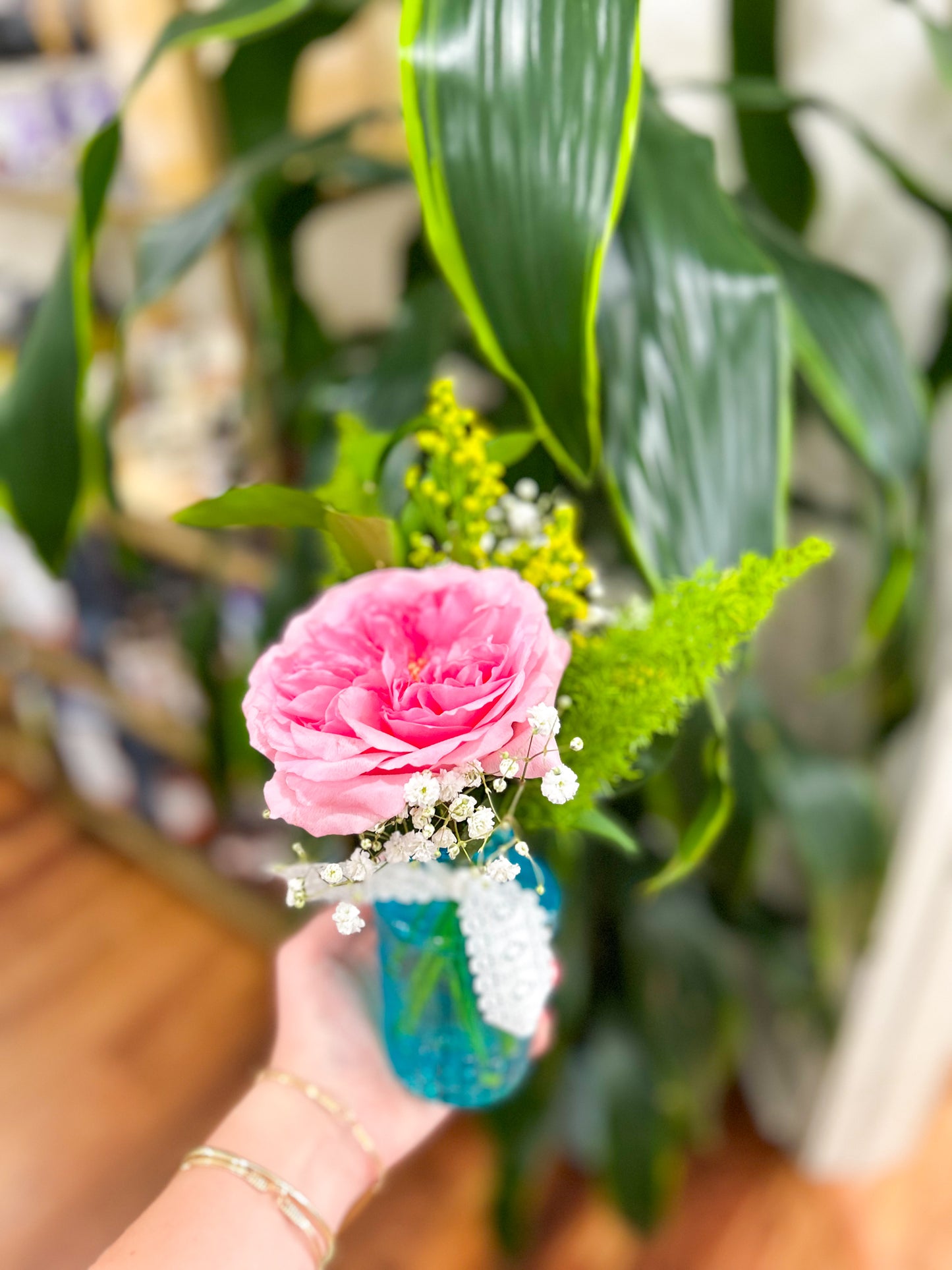 $15 Sussie Bloom Floral Arrangement