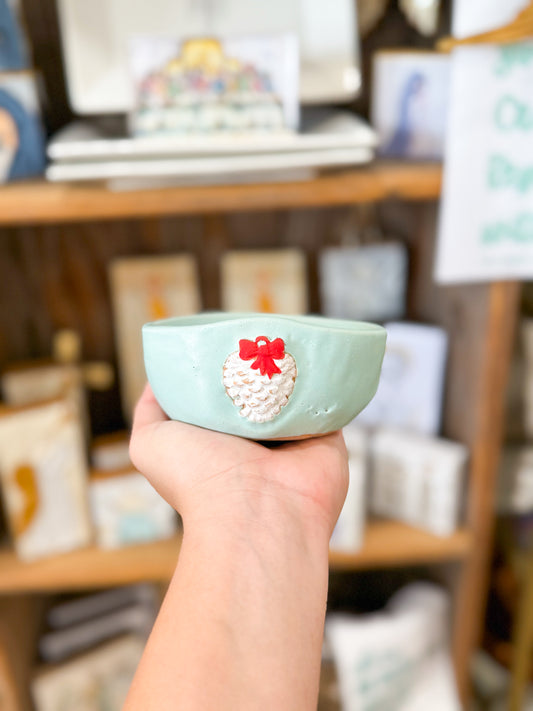 7oz Tiffany Blue Pinecone Pottery Candle Fraser Fir