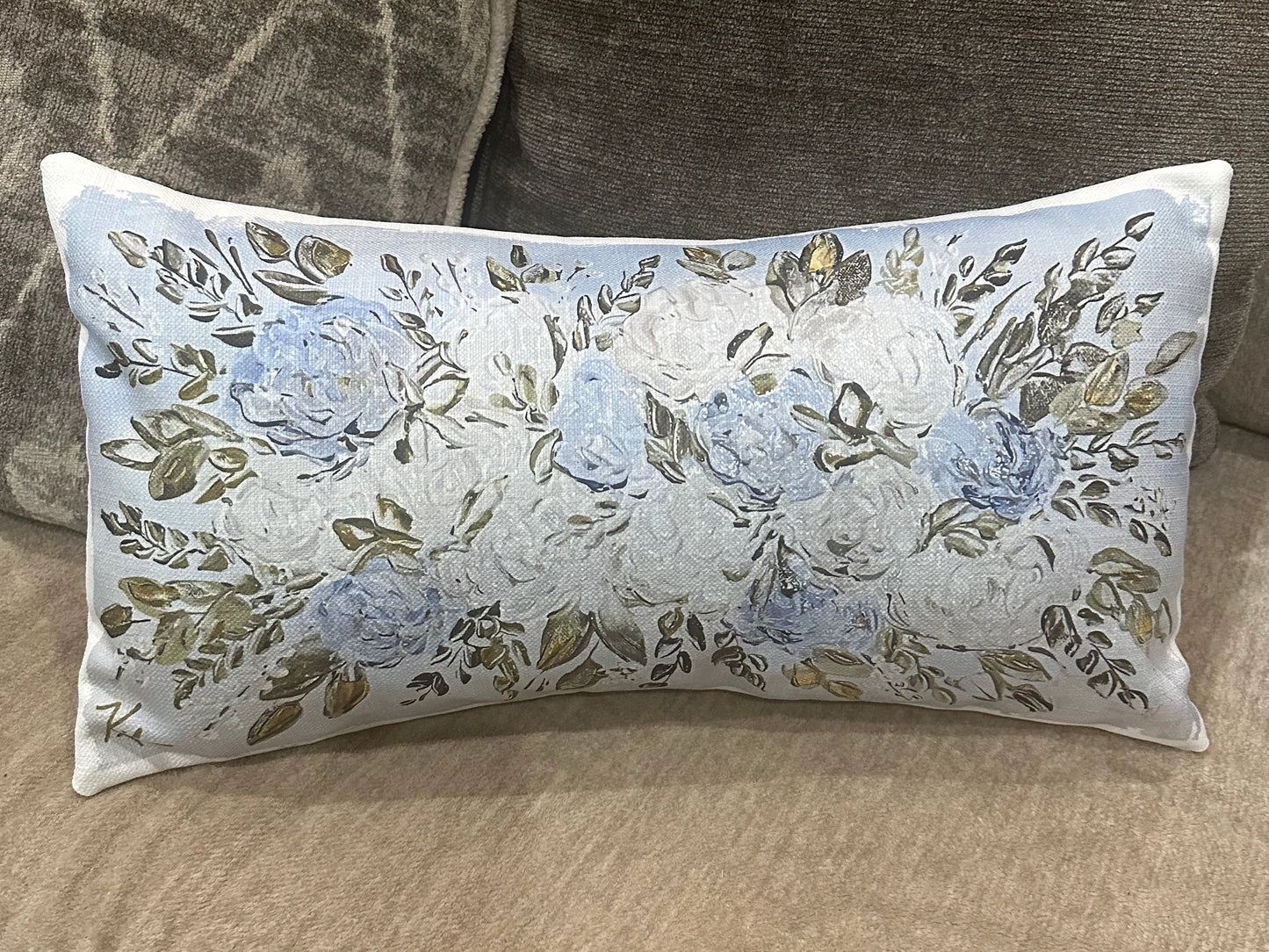 Ga Blue and White Hydrangeas Lumber Pillow