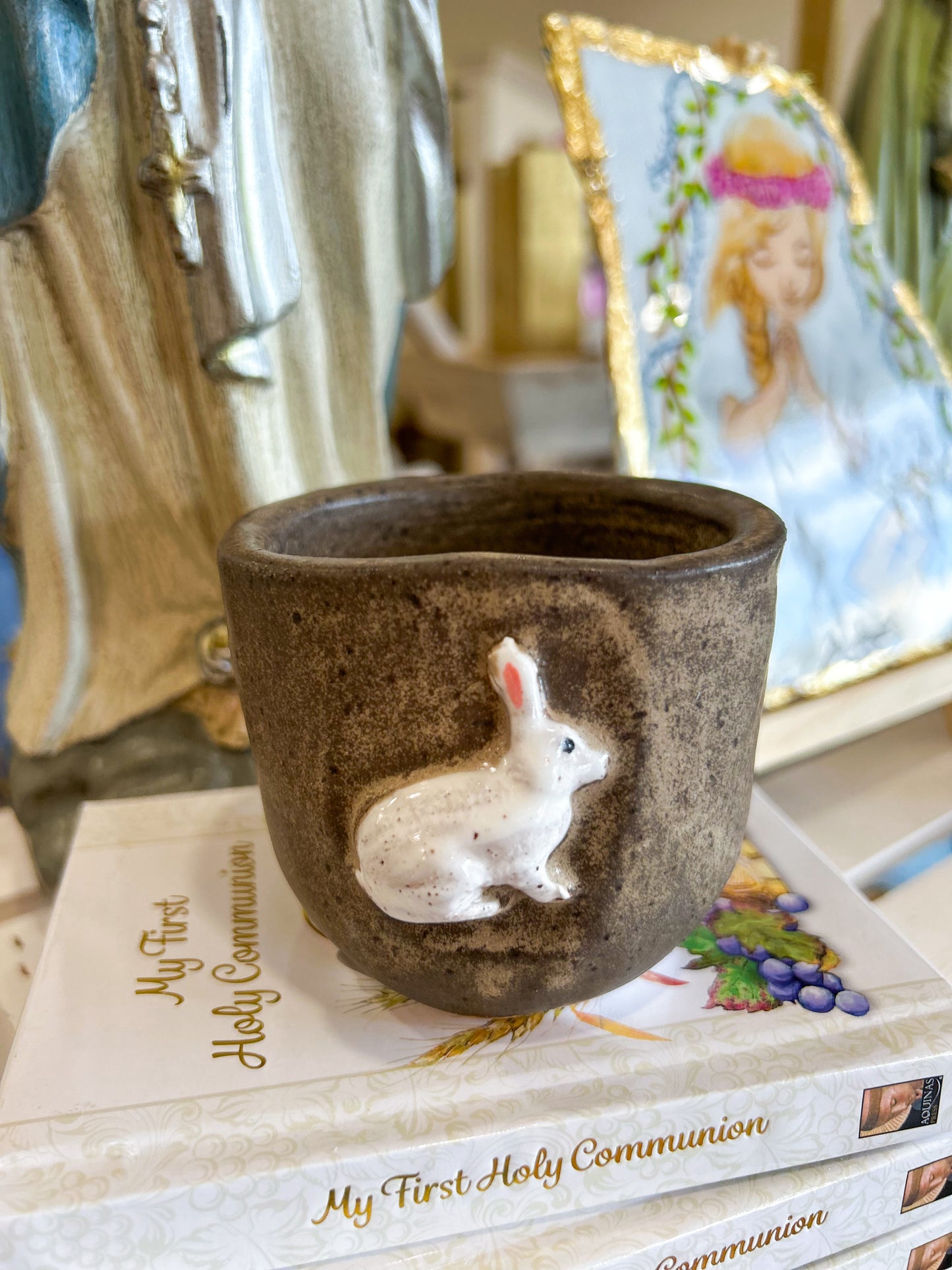 4oz Bunny Pottery Candle -Lavish