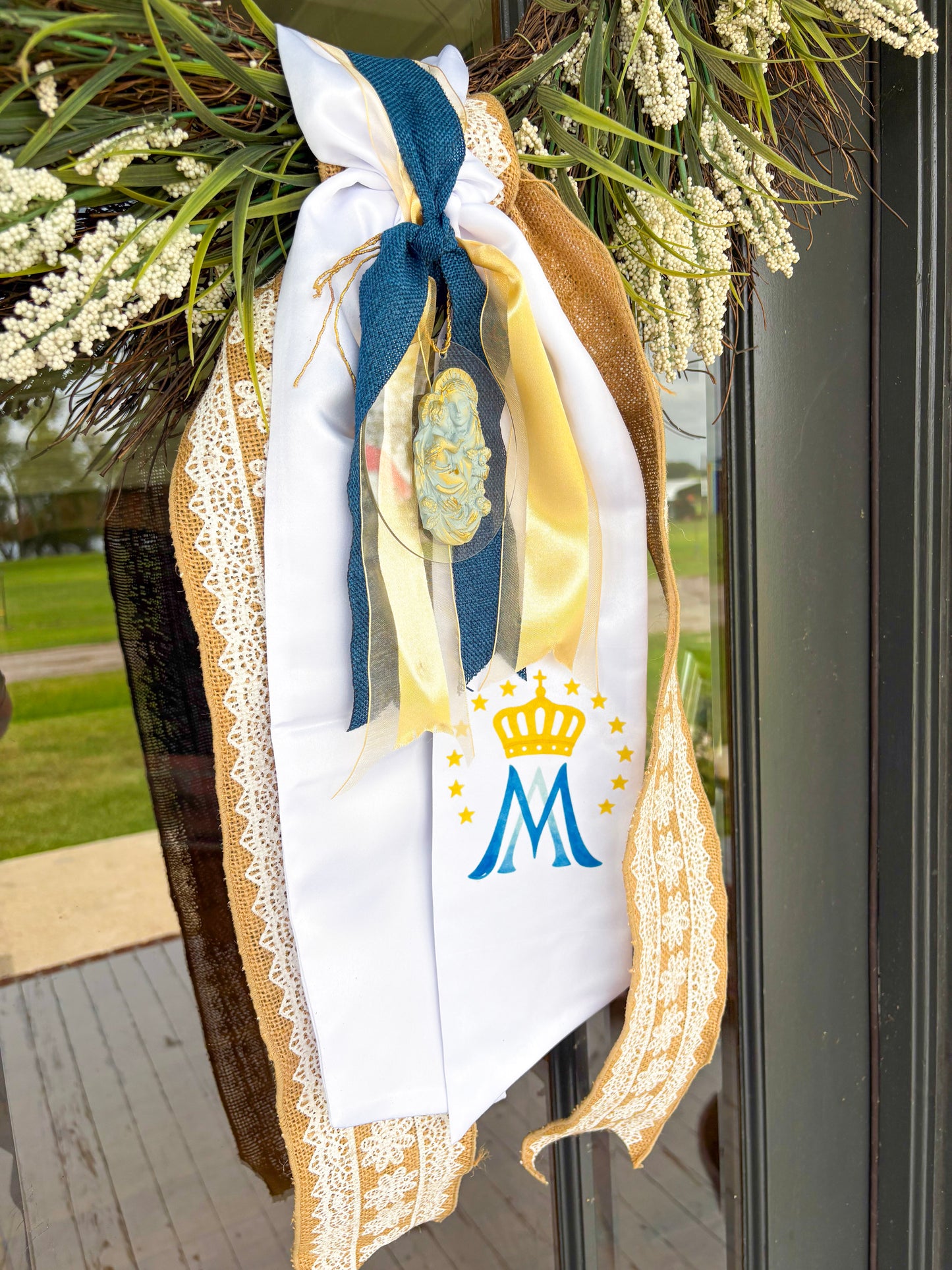 Ornament Madonna & Child Disk Ornamnet