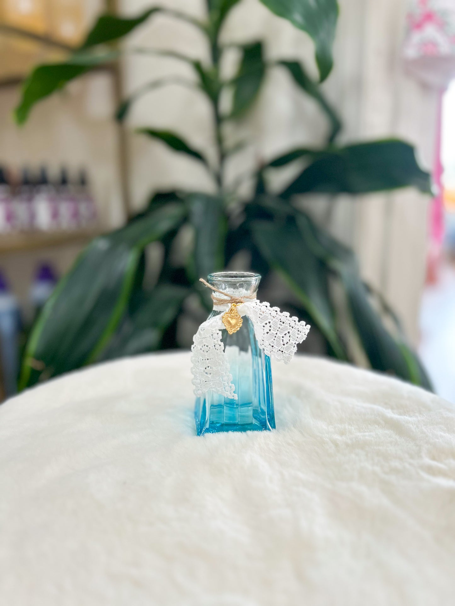 "Lilou" Blue Bud Vase with Charms