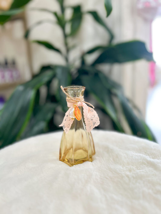 "Leonie" Amber Bud Vase with Charms