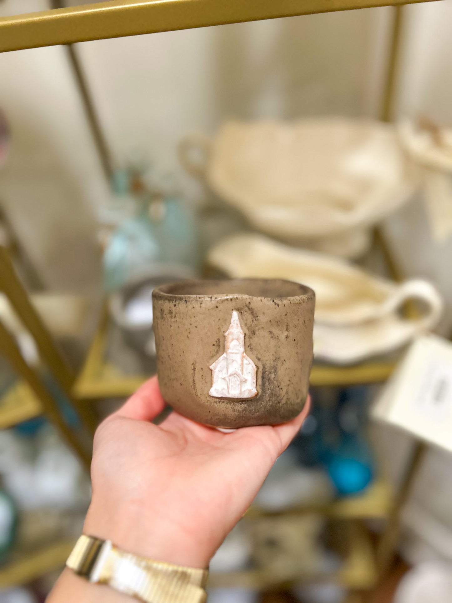 4oz Brown Chapel Pottery Candle -Lavish