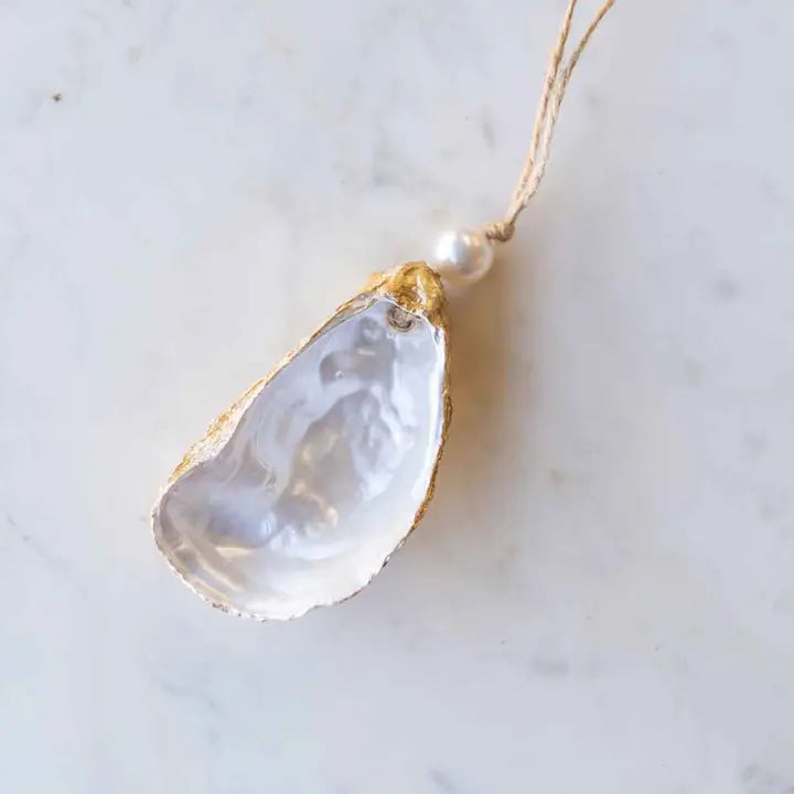 Oyster Ornament Gold/ Pearl