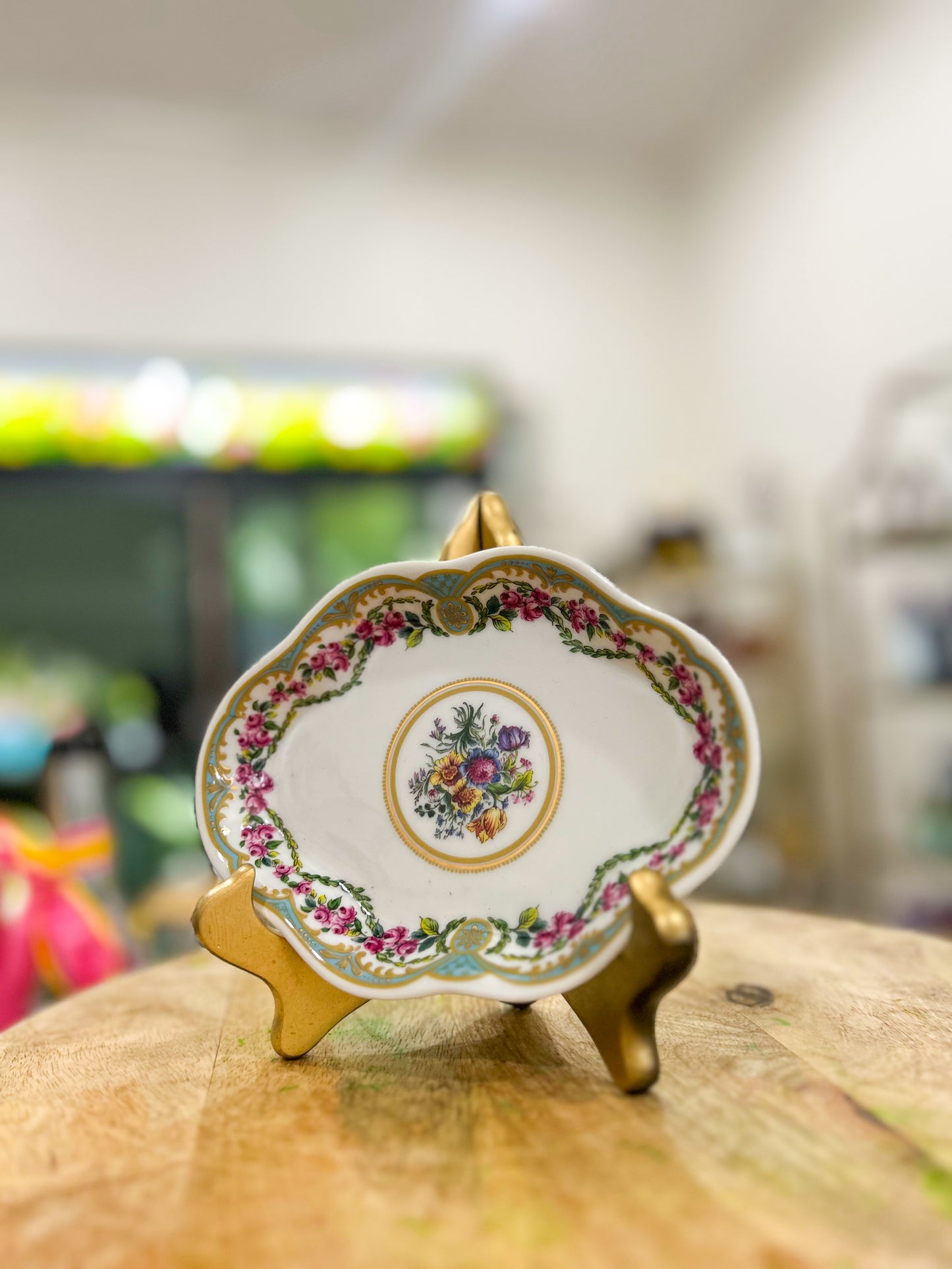 The Scalloped Bouquet Dish