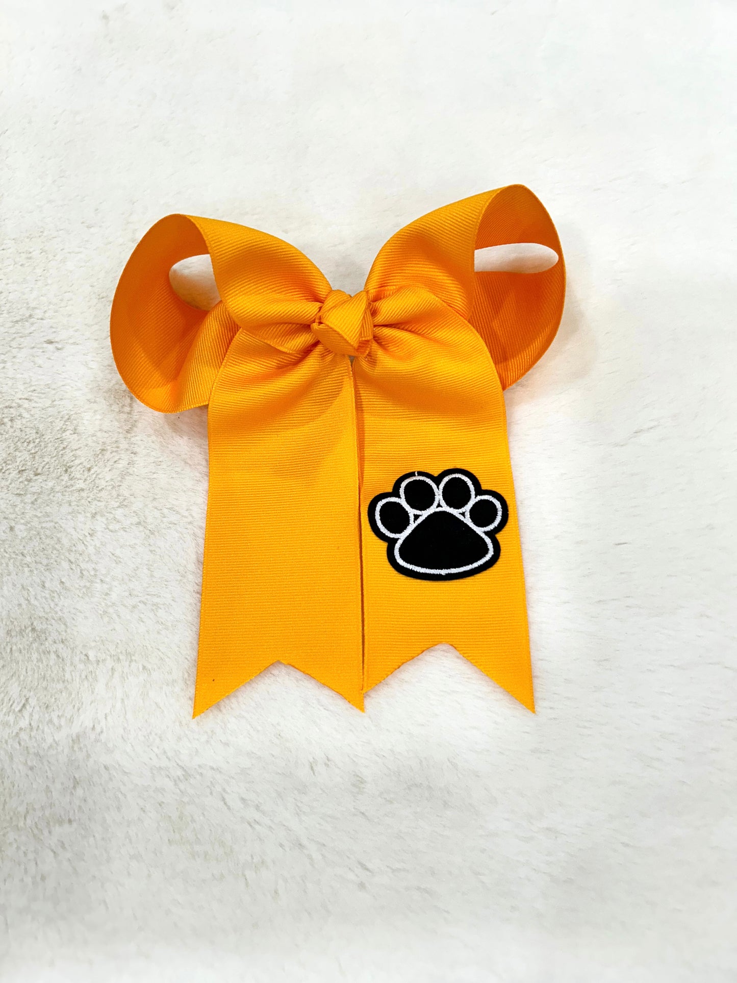 Maria Hanging Bow with Paw Print