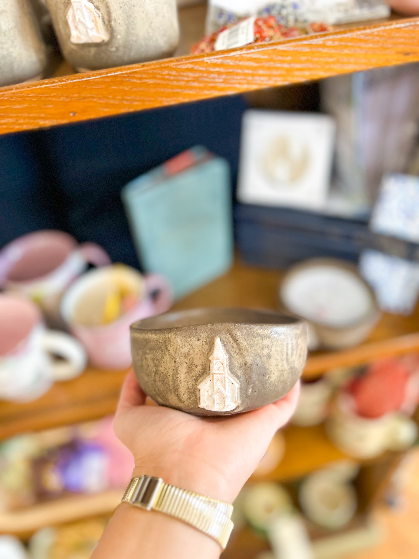 7oz Brown Chapel Pottery Candle-Lavish