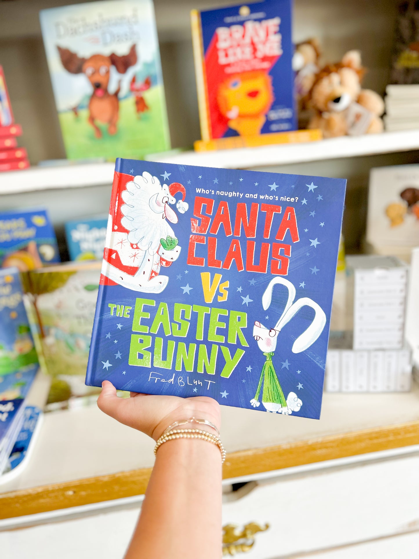 Santa Claus vs Easter Bunny