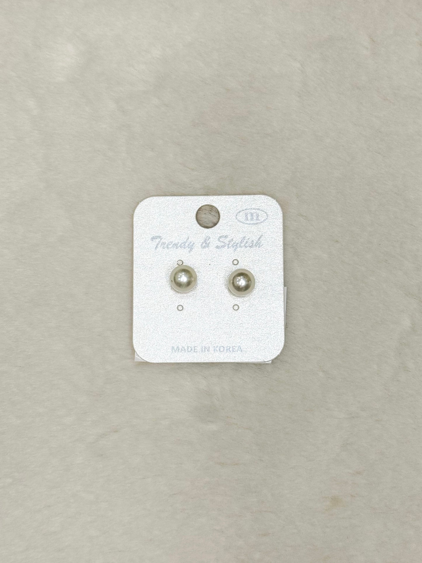 Clara Simple Pearl Stud Earrings