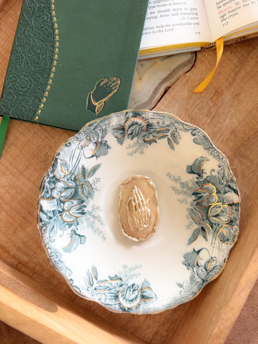 Sweet Pea Prayers Dish