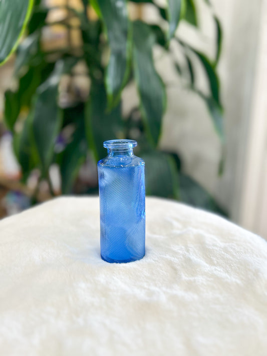 Isadora Vintage Inspired Medium Bud Vase
