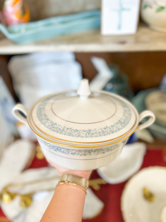 Blue Willow Supper Tureen