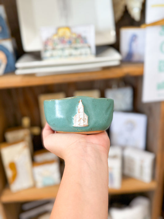 7oz Turquoise Chapel Pottery Candle Lavish