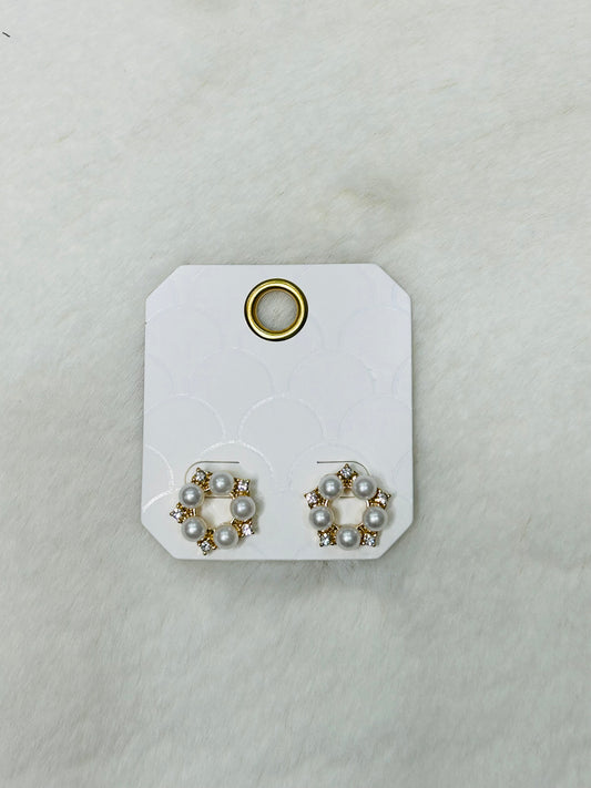Isla Diamonds & Pearls Circle Statement Studs