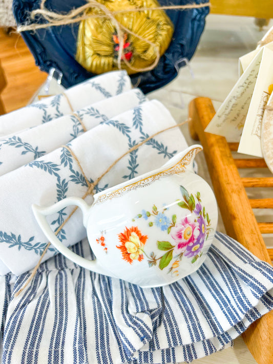 Lillian’s Blossom Teacup Holder