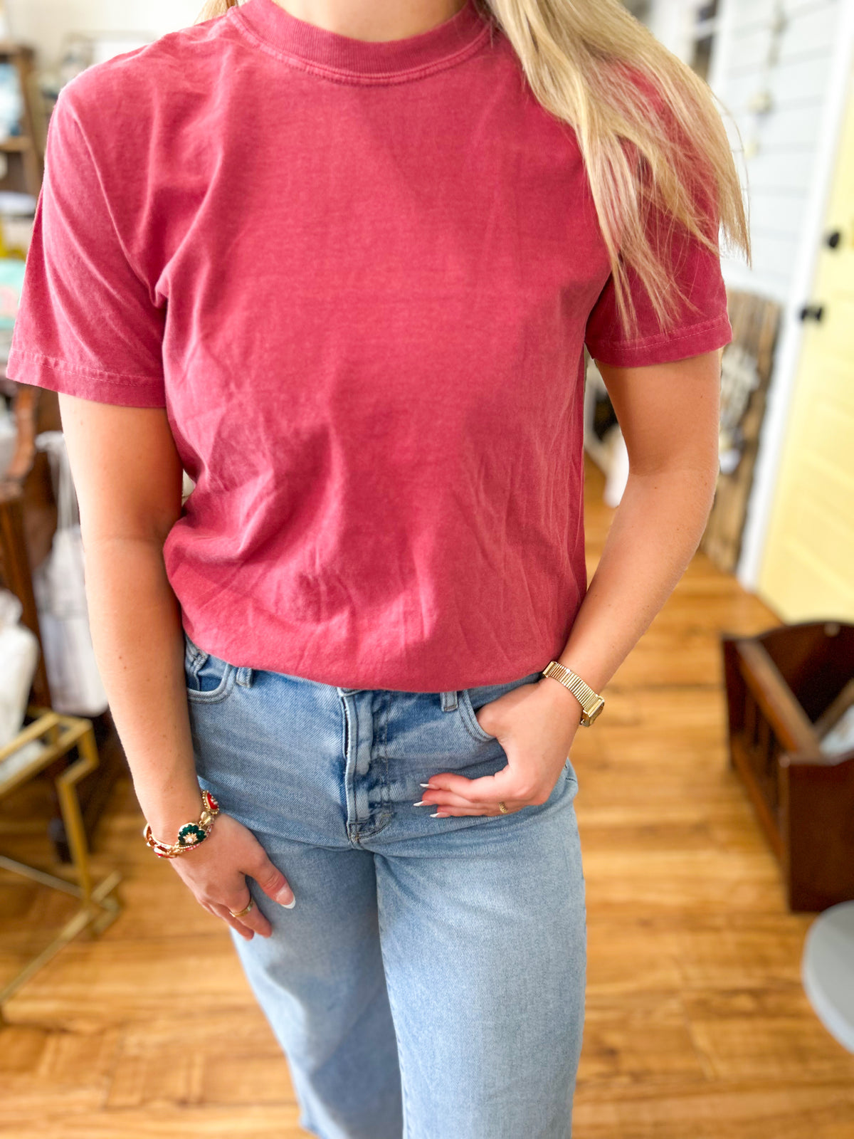 Crimson- Basic Fit T-Shirt Comfort Colors