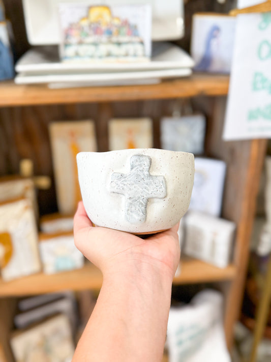 14oz Ivory Cross Pottery Candle Lavish