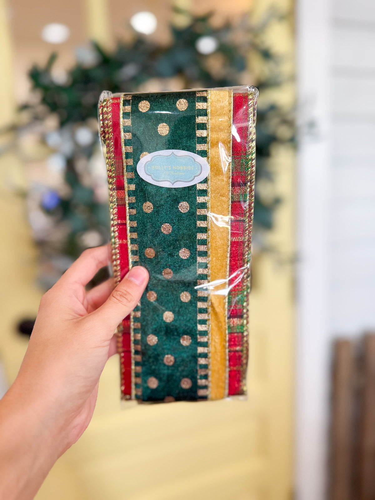 Christmas Cheer Plaid Wreath Ribbon Trio Style