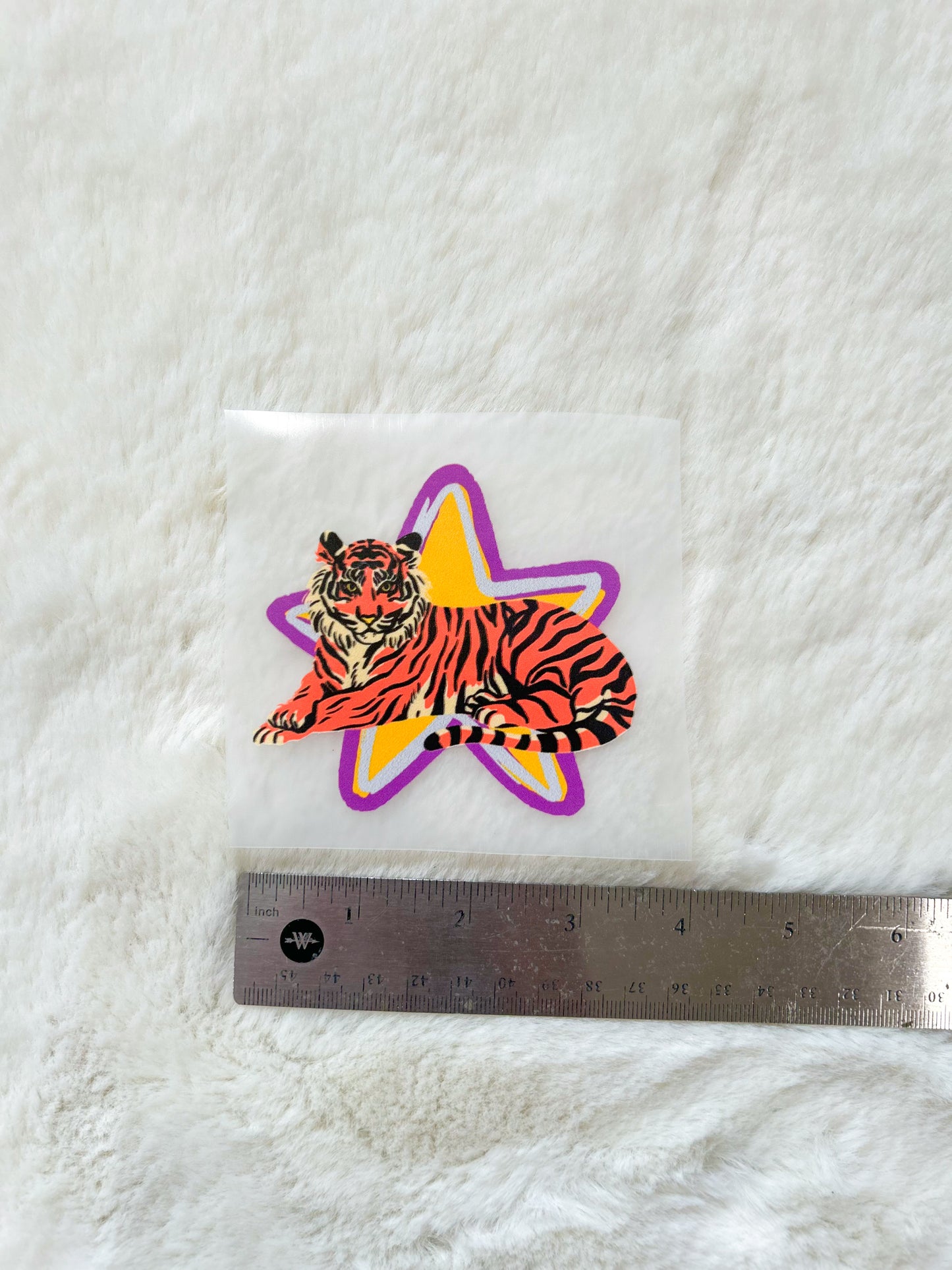 Transfer- Small laying Tiger with Gold and Yellow Star