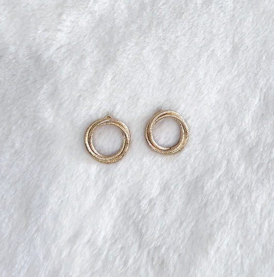 Shimmery Intertwined Hoops