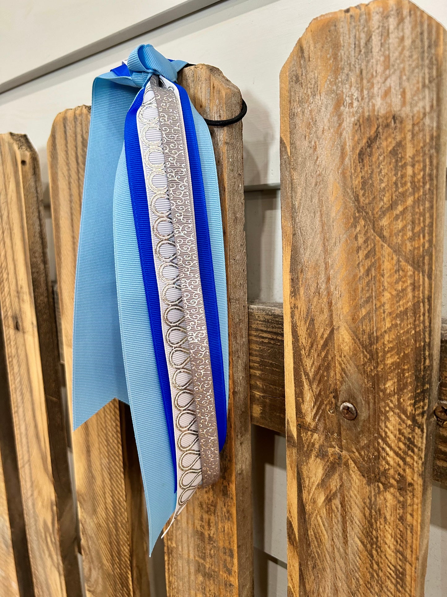 Blue and White Streamer