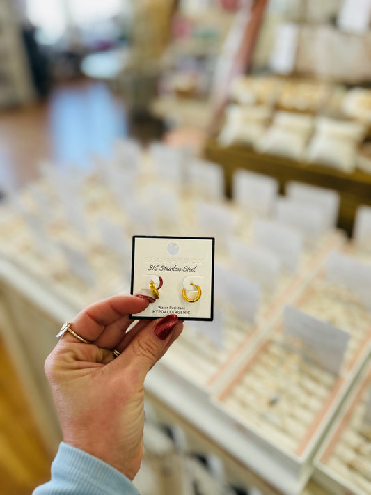 Secretbox Basic Gold Huggie Hoops