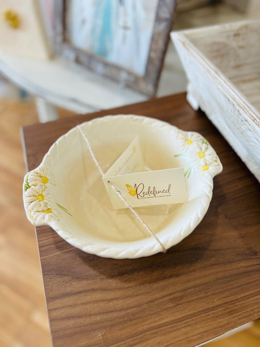 Sculpted Daisy Vegetable Bowl